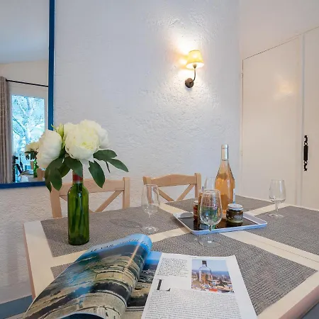Apartment Les Jardins D'azur-2 By Interhome Saint-Raphael (Var)
