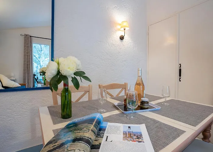 Apartment Les Jardins D'azur-2 By Interhome Saint-Raphael (Var)