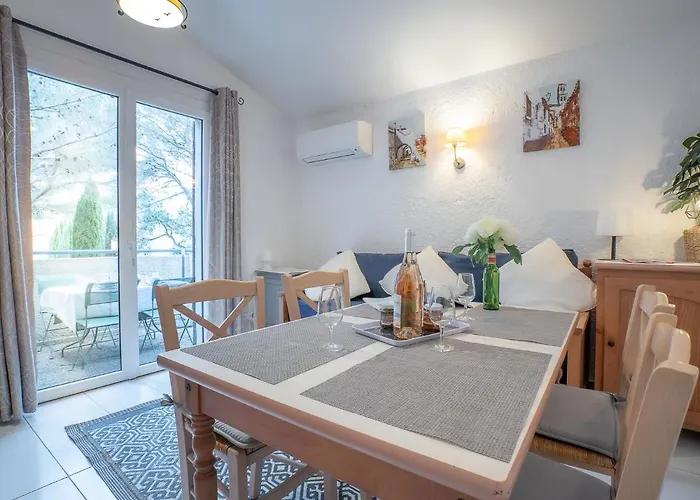 Apartment Les Jardins D'azur-2 By Interhome *